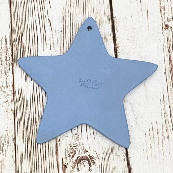 Vintage WEDGWOOD Pale Blue Jasper Ware Star Snowflake Annual Christmas Ornament - Picture 7 of 9